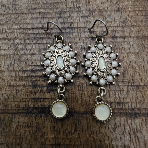 Assorted Women’s Gold Tone Earrings - Set of 4 Pairs - Picture 4 of 5